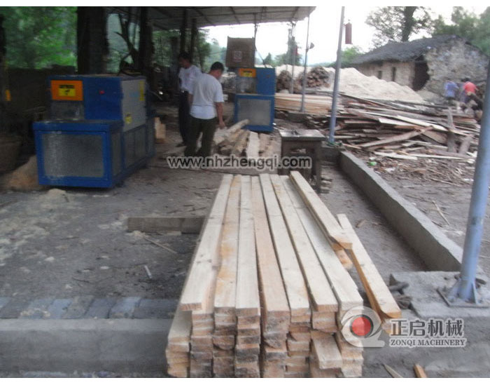 貴州遵義鋸杉木加工現(xiàn)場25機(jī)