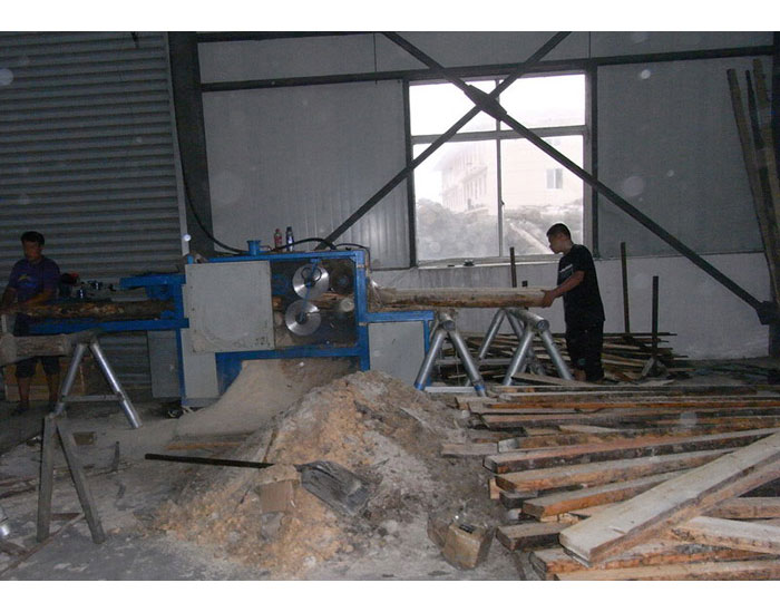 江蘇鹽城大豐港-圓木多片鋸200加工現場1