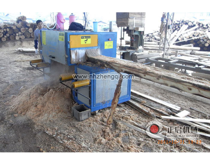 四川省-雅安市-滎經(jīng)縣-加寬方木多片鋸加工現(xiàn)場(chǎng)